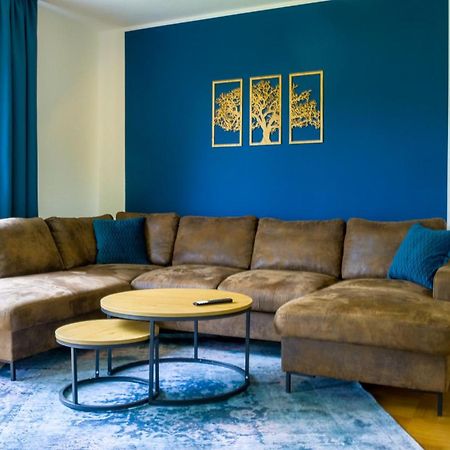 Gross, Modern, Zentrumsnah Mit Parkplatz Und Garten Ульм Экстерьер фото
